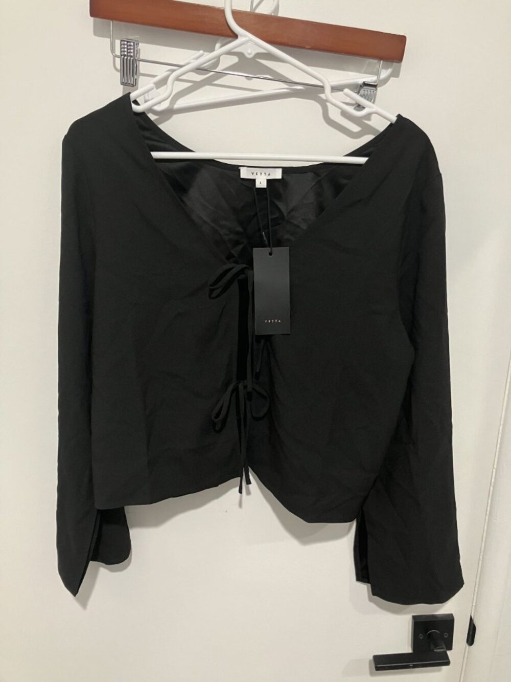 VETTA Capsule Black Long Sleeve Convertible Tie Front Top Blouse V-Neck Large
